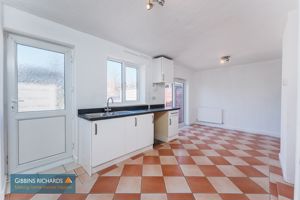 Kitchen/Diner- click for photo gallery